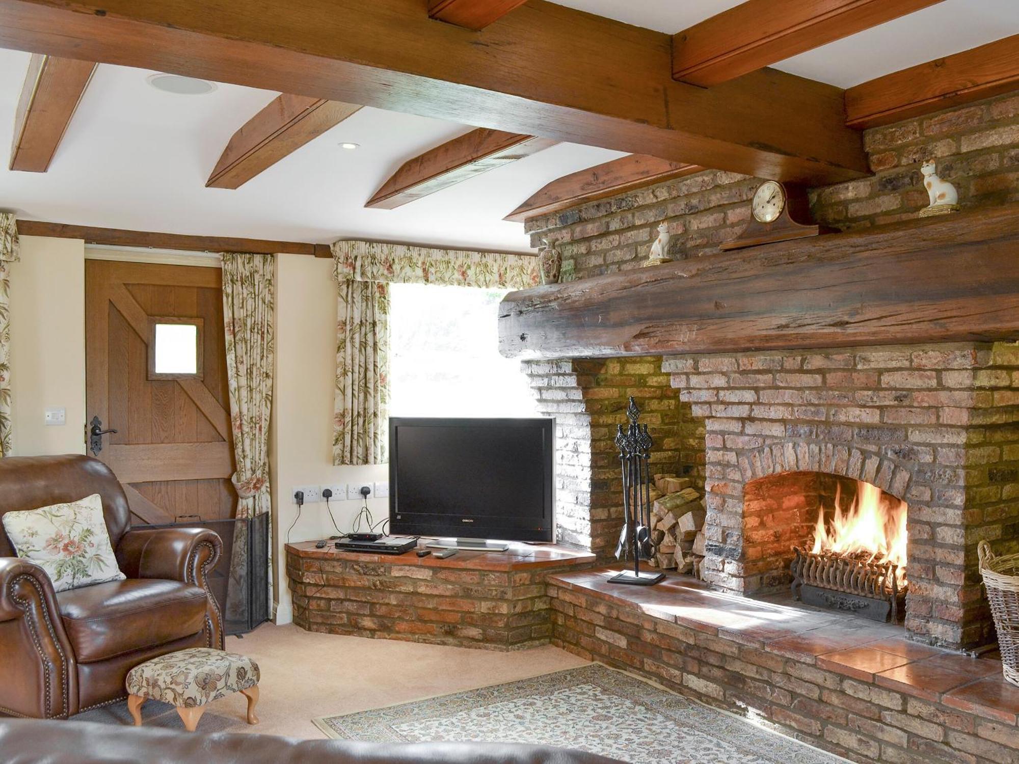 Walled Garden Lodge Ryehill Экстерьер фото